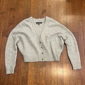 cute cropped grey sweater with buttons
